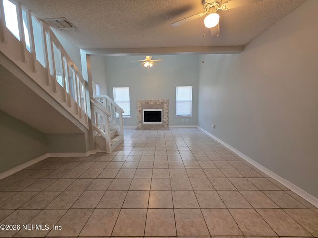 1301 W DEFENDER Court, Jacksonville, FL 32233