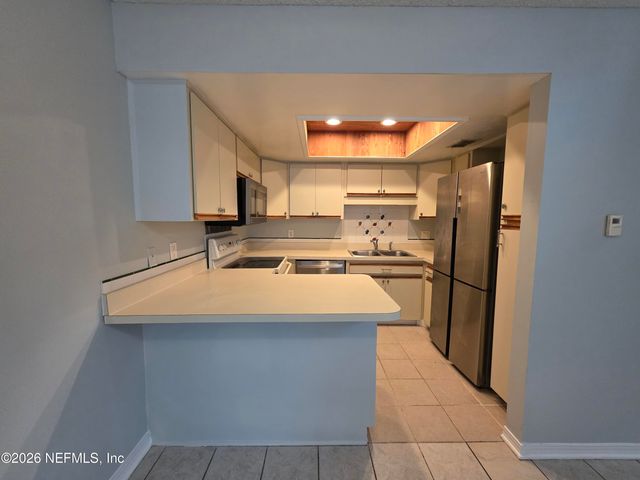 1301 W DEFENDER Court, Jacksonville, FL 32233
