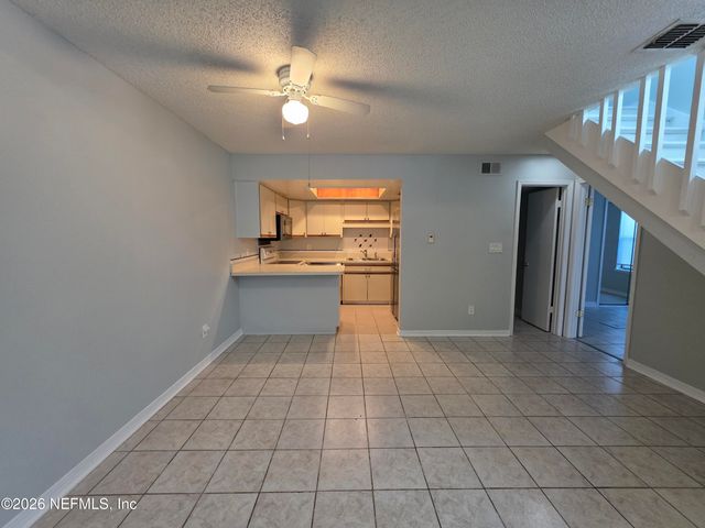 1301 W DEFENDER Court, Jacksonville, FL 32233