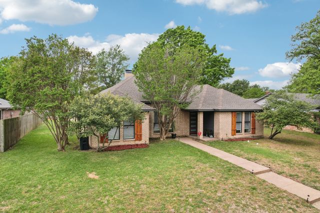1003 Meridith Drive, Terrell, TX 75160