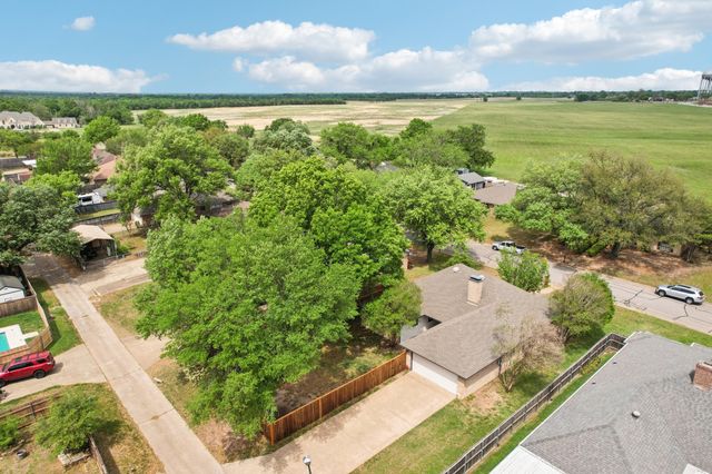 1003 Meridith Drive, Terrell, TX 75160