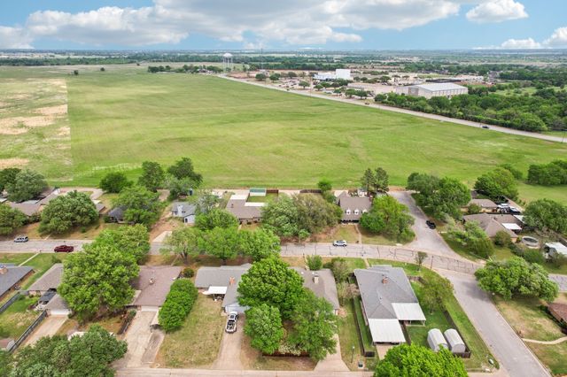 1003 Meridith Drive, Terrell, TX 75160