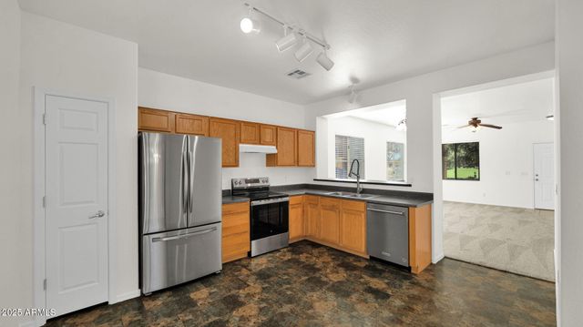 1835 S SWAN Drive, Gilbert, AZ 85295