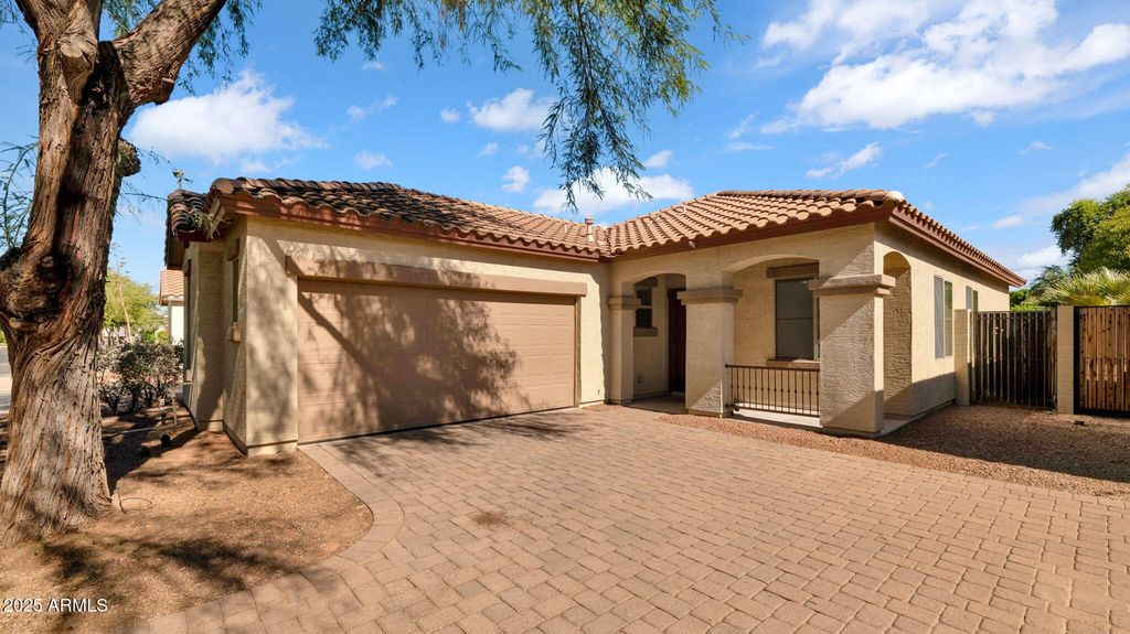1835 S SWAN Drive, Gilbert, AZ 85295