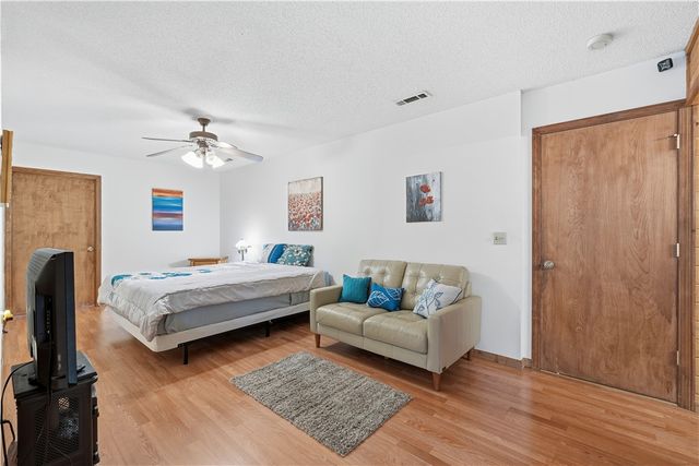 2080 E Van Buren, Eureka Springs, AR 72632