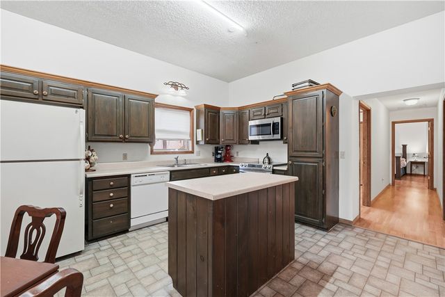 2080 E Van Buren, Eureka Springs, AR 72632