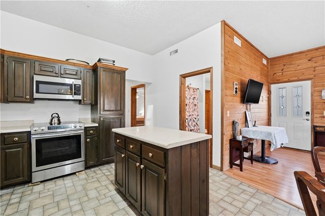 2080 E Van Buren, Eureka Springs, AR 72632