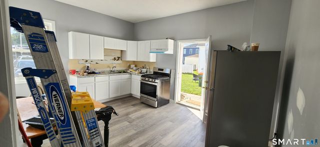 24 Meadow Street 1st Fl. South, Wallingford, CT 06492
