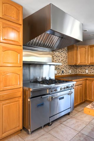 12 Wood Street, Hopkinton, MA 01748