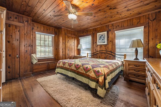 395 E Louise Street, Clarkesville, GA 30523