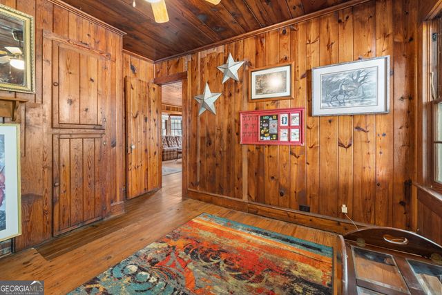 395 E Louise Street, Clarkesville, GA 30523