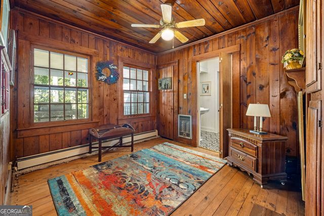 395 E Louise Street, Clarkesville, GA 30523