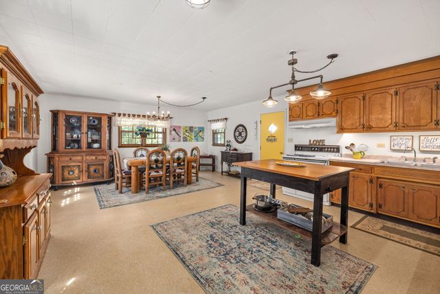 395 E Louise Street, Clarkesville, GA 30523