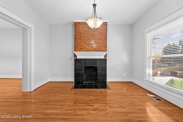 434 E Oak St, Louisville, KY 40203