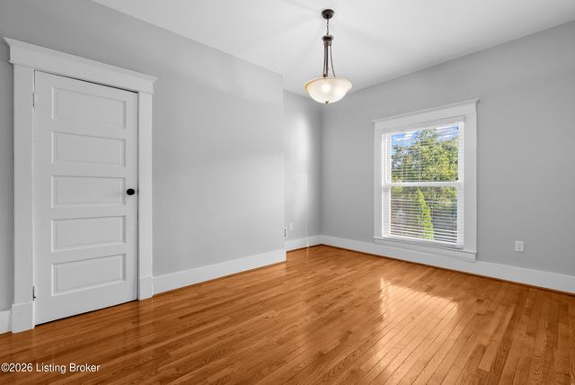 434 E Oak St, Louisville, KY 40203
