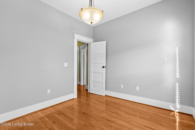 434 E Oak St, Louisville, KY 40203