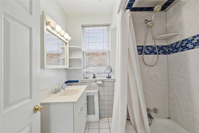 7105 Reynolds St, Point Breeze, PA 15208