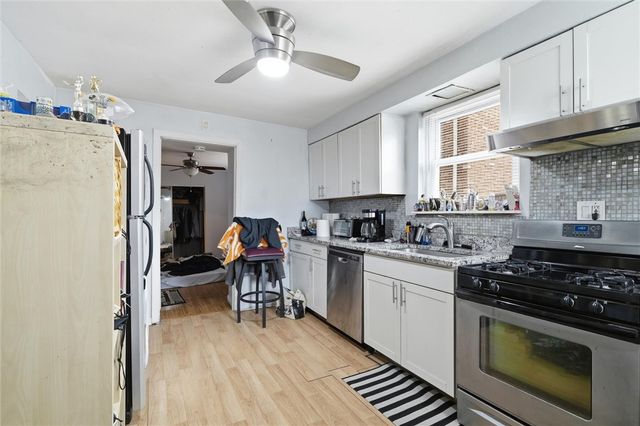 7105 Reynolds St, Point Breeze, PA 15208