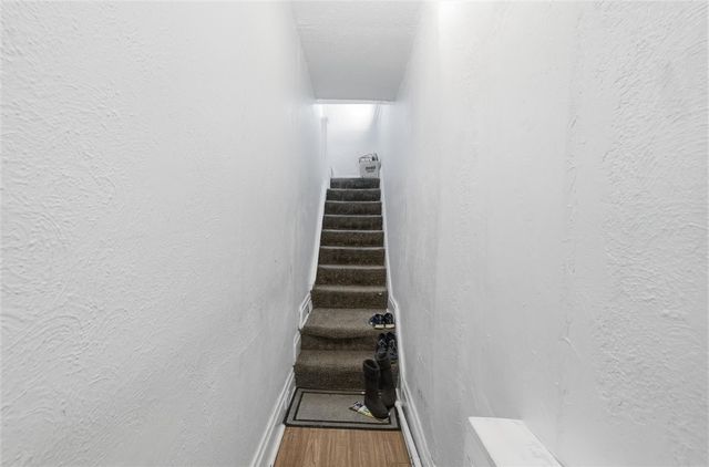 7105 Reynolds St, Point Breeze, PA 15208