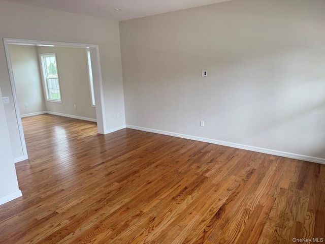 2 Gail Grace Court, Copiague, NY 11726