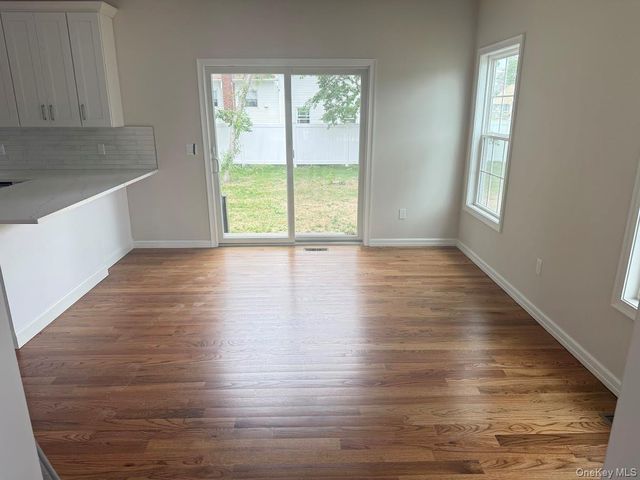 2 Gail Grace Court, Copiague, NY 11726