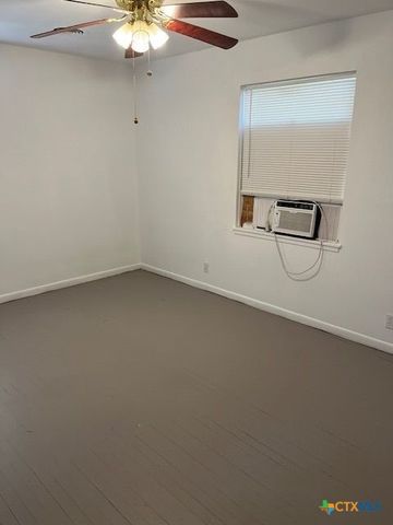 208 E Voelter Avenue, Killeen, TX 76541