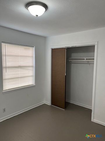 208 E Voelter Avenue, Killeen, TX 76541