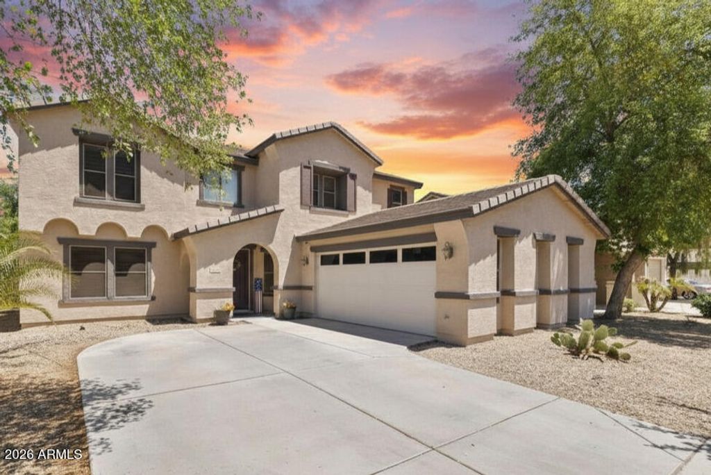 Image 1 of property listing at 18390 W HAYDEN Drive, Surprise, AZ 85374