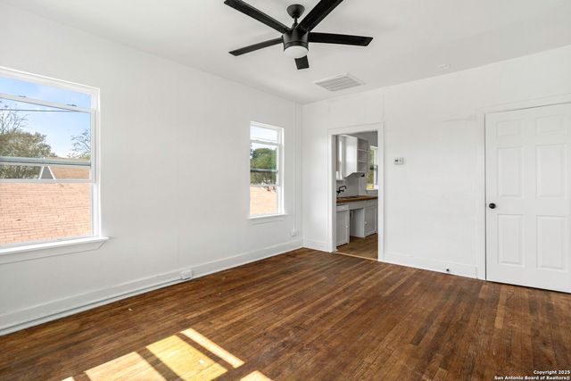 2011 Cincinnati Ave, San Antonio, TX 78228