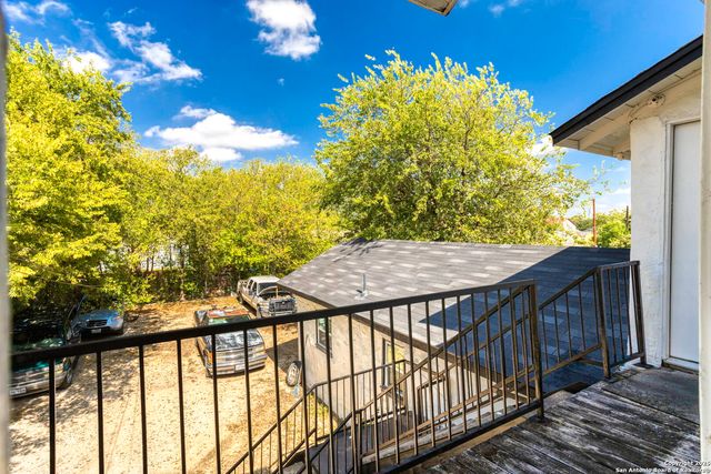 2011 Cincinnati Ave, San Antonio, TX 78228