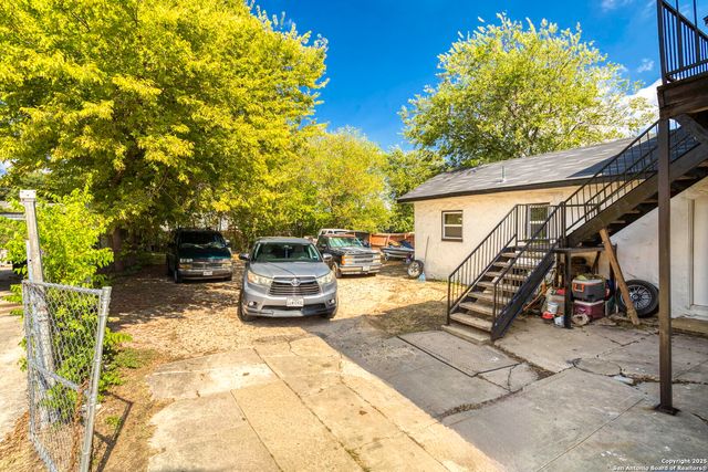 2011 Cincinnati Ave, San Antonio, TX 78228