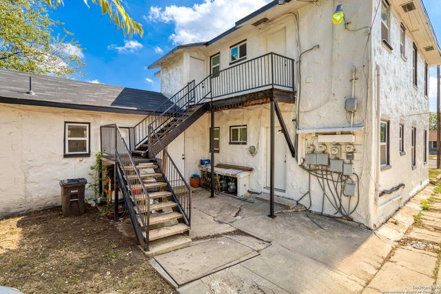 2011 Cincinnati Ave, San Antonio, TX 78228