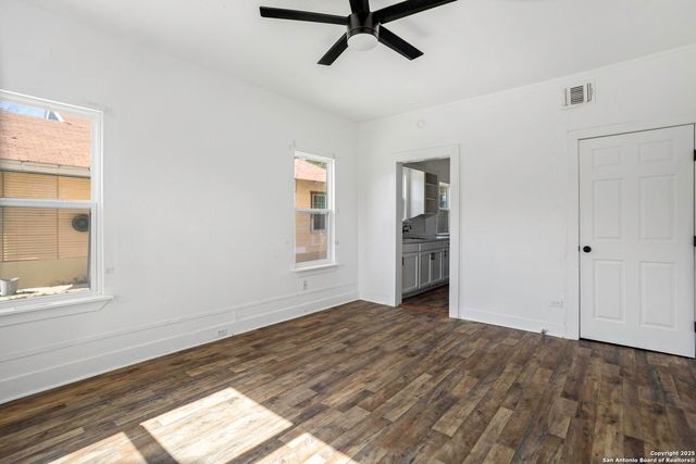 2011 Cincinnati Ave, San Antonio, TX 78228