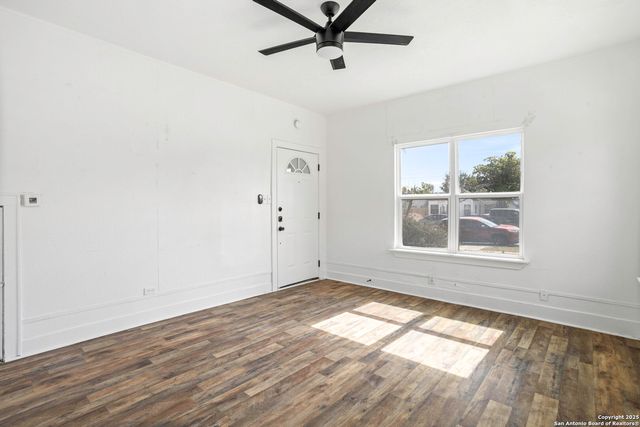 2011 Cincinnati Ave, San Antonio, TX 78228