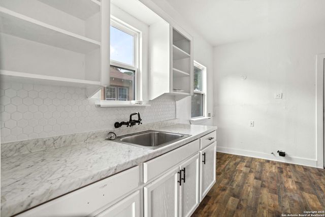 2011 Cincinnati Ave, San Antonio, TX 78228