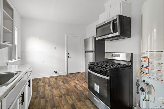 2011 Cincinnati Ave, San Antonio, TX 78228