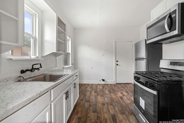 2011 Cincinnati Ave, San Antonio, TX 78228