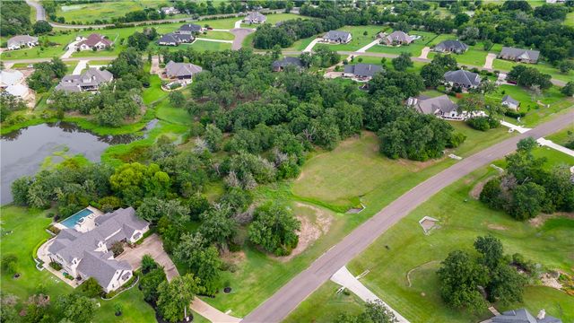 6922 McCrae Lane, Bryan, TX 77808