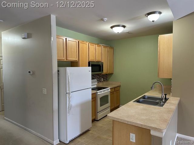 2395 Knollwood Drive, Canton, MI 48188