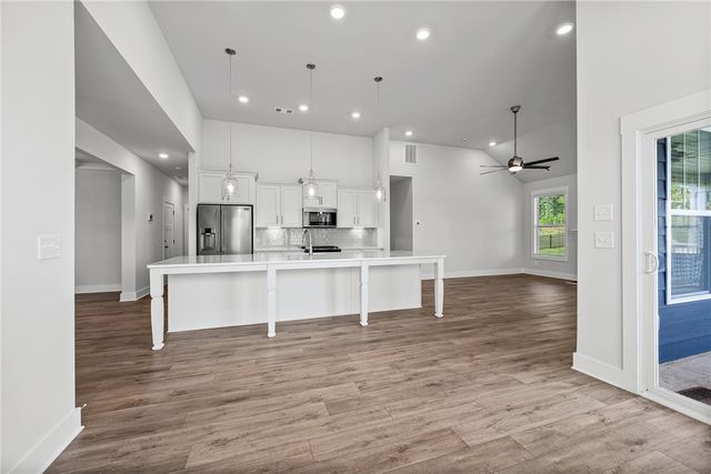 210 Maverick Trail, Central, SC 29630
