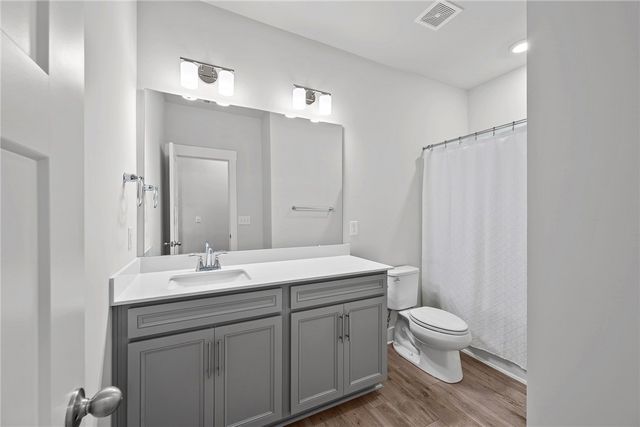 210 Maverick Trail, Central, SC 29630