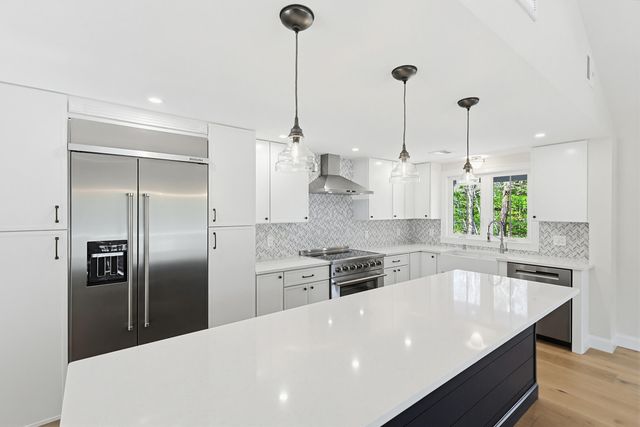 31 Marway, Mashpee, MA 02649