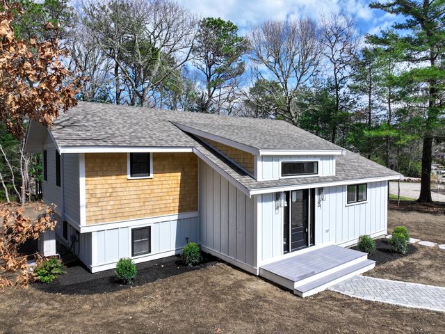 31 Marway, Mashpee, MA 02649