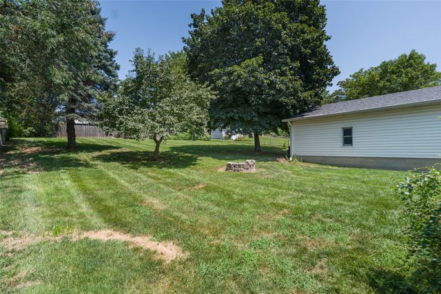 4900 Fairview Drive, Pleasant Hill, IA 50327