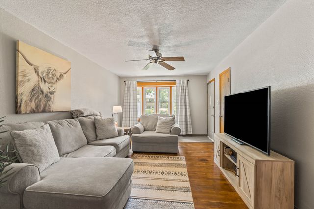 4900 Fairview Drive, Pleasant Hill, IA 50327