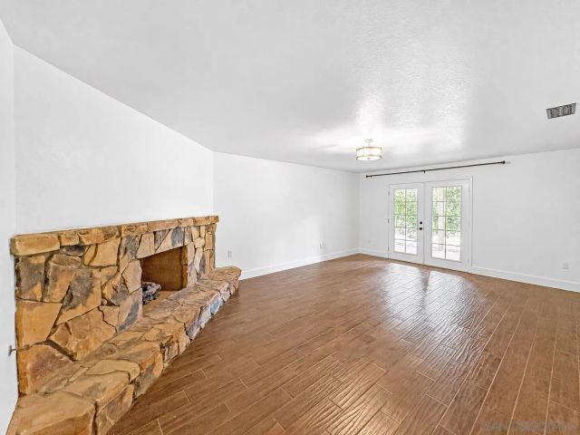 1229 Sandra Circle, Vista, CA 92083