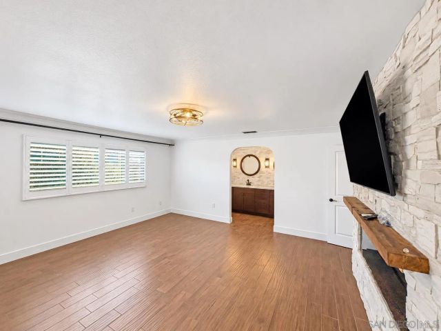 1229 Sandra Circle, Vista, CA 92083