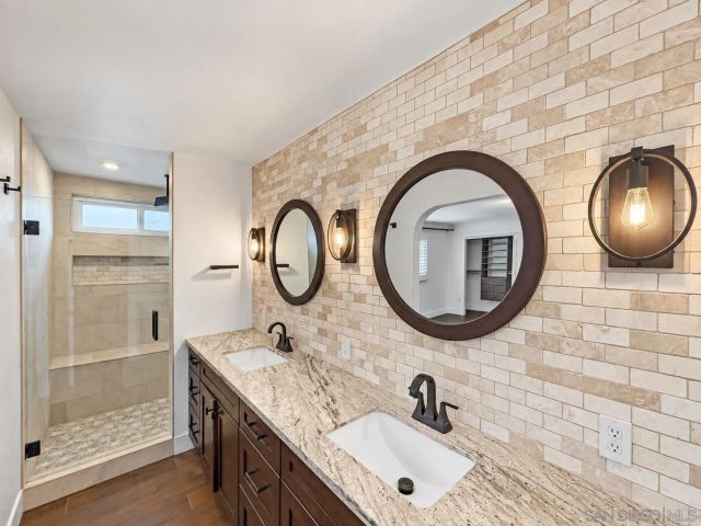 1229 Sandra Circle, Vista, CA 92083