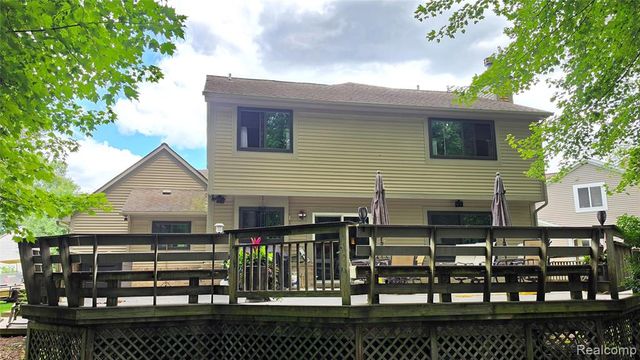 2525 Baltusrol Court, Commerce Twp, MI 48382