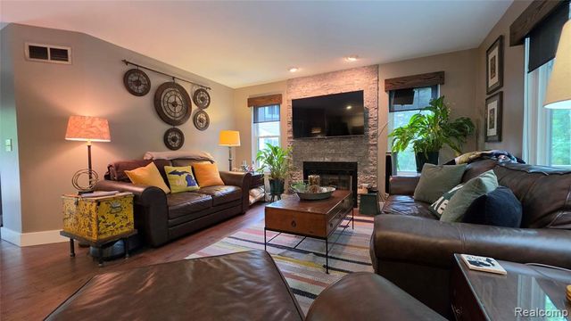2525 Baltusrol Court, Commerce Twp, MI 48382